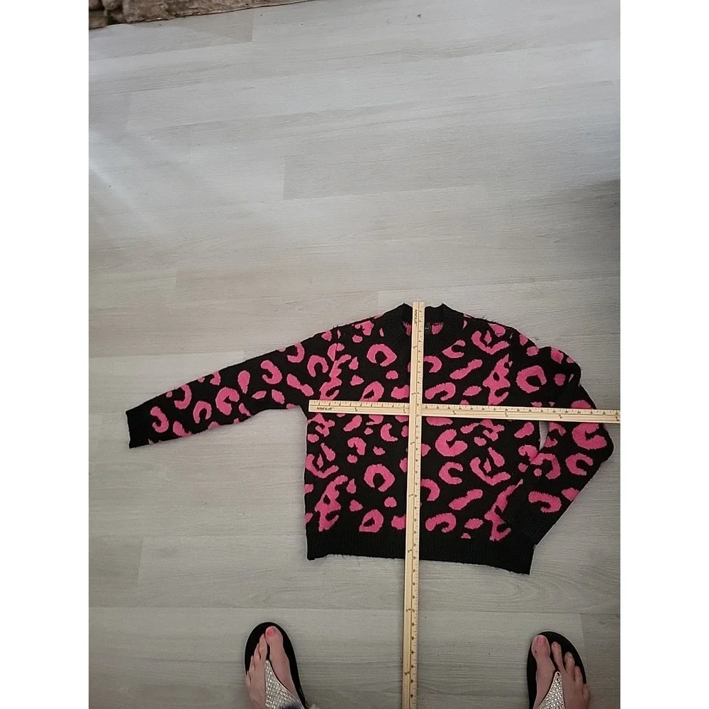 LINE & DOT Anthropologie Pink Leopard Print Sweater Crewneck Pullover Knit Top L